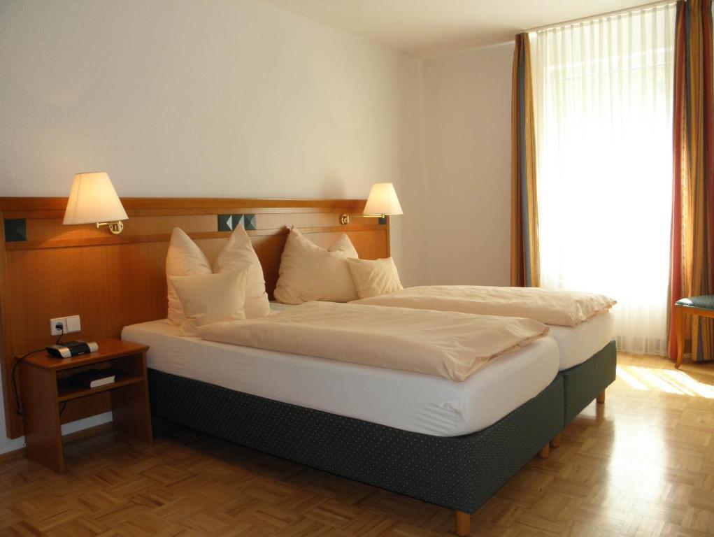 Hotel & Residenz Am Kurpark Schlangenbad Pokój zdjęcie
